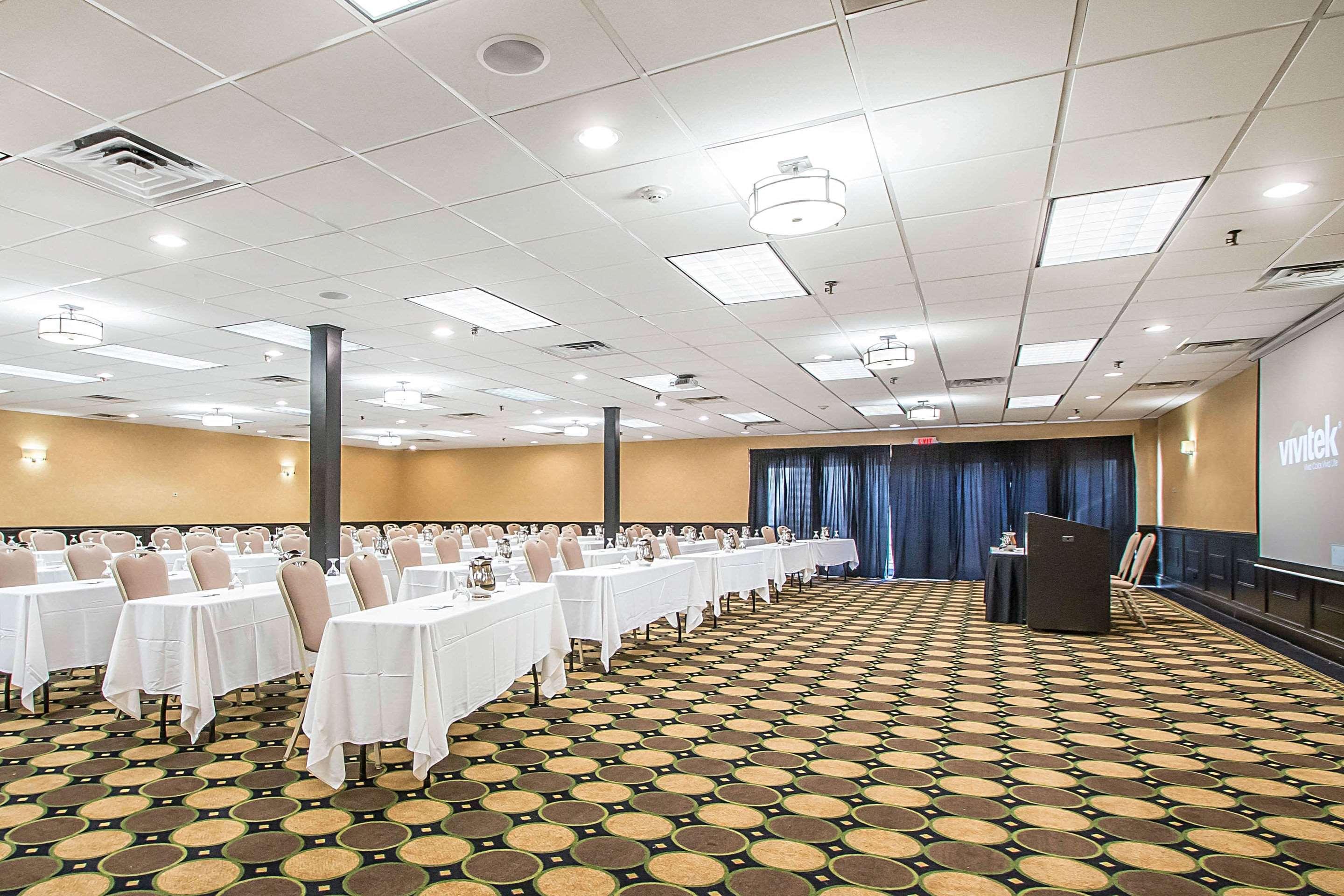 Clarion Inn Elmhurst - Oak Brook Near I-88, I-290, I-294 Εξωτερικό φωτογραφία