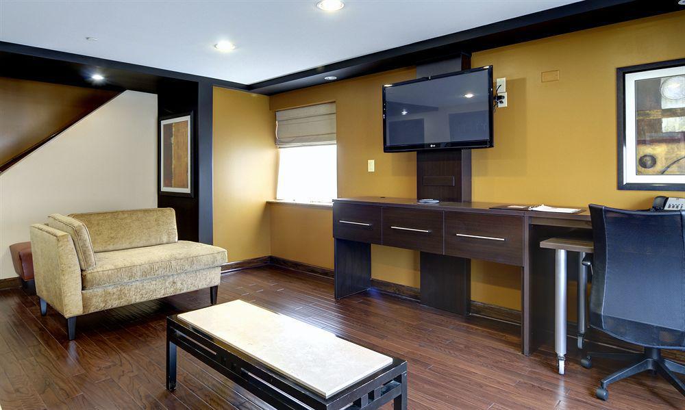 Clarion Inn Elmhurst - Oak Brook Near I-88, I-290, I-294 Εξωτερικό φωτογραφία