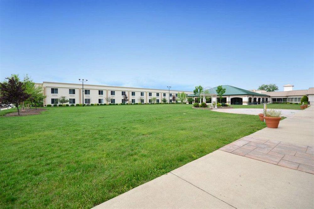 Clarion Inn Elmhurst - Oak Brook Near I-88, I-290, I-294 Εξωτερικό φωτογραφία